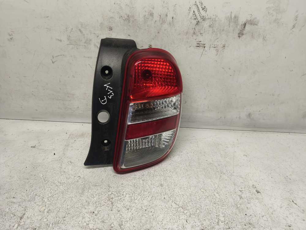 FEU ARRIERE DROIT NISSAN - Vue 1